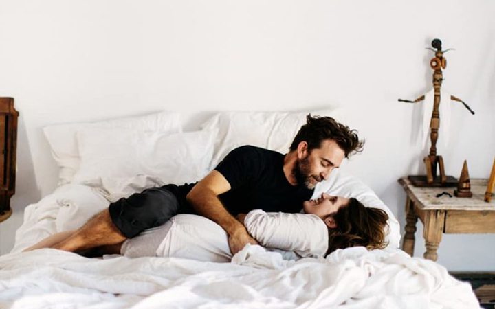 ارضاء زوجتك في السرير: 5 نصائح يجب ان يعرفها الرجل