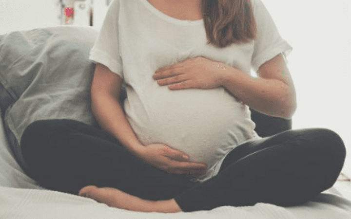 الفرق بين سدادة الرحم والإفرازات و متى تطرح من جسم الحامل ؟